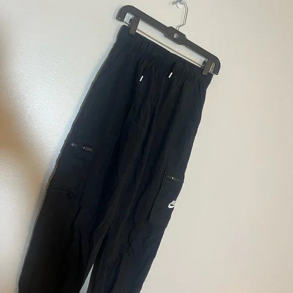 Nike Black Kids Nylon Cargo Joggers Pants Youth Medium Boys Girls - Picture 5 of 8
